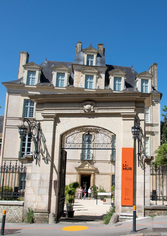 h-tel-douve-port-incontournable-1478